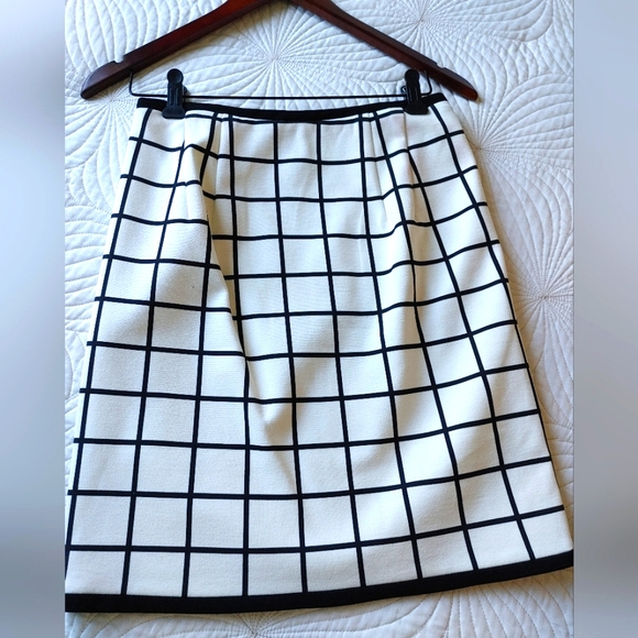 Skirt - Picture 2 of 2